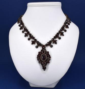 Necklace - metal, Almandine - 1880