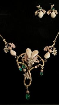 Gold Necklace - gold, chrysoprase - Karel Weber - 1920